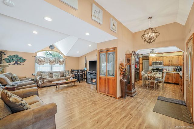 68 Coppersmith Road, Levittown, NY 11756