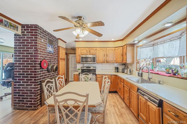 68 Coppersmith Road, Levittown, NY 11756