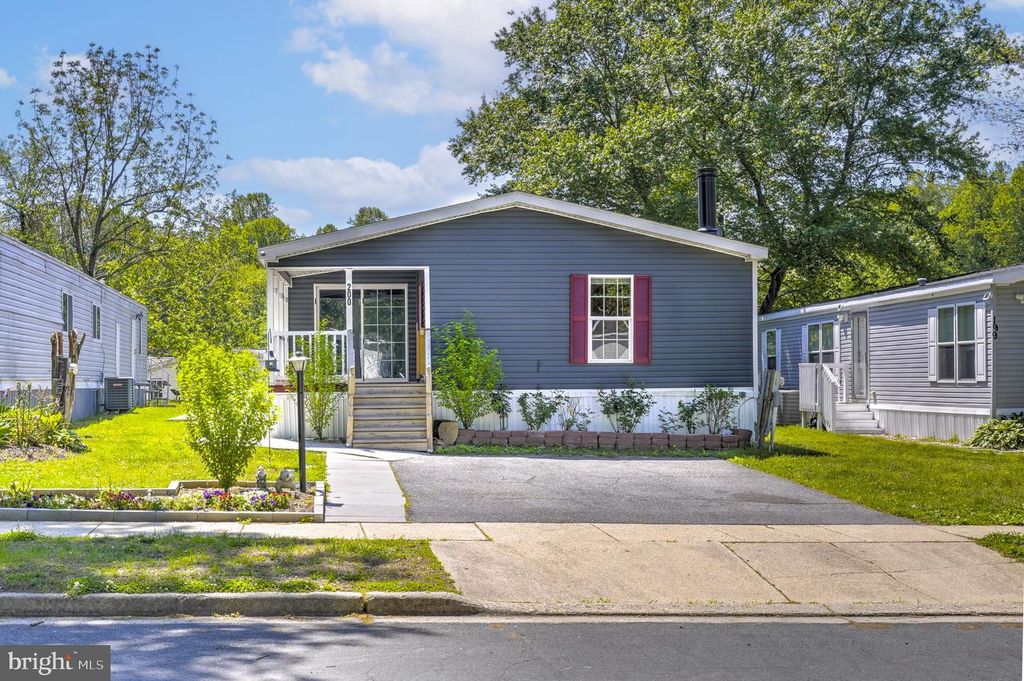 200 BOONES DR, Lothian, MD 20711