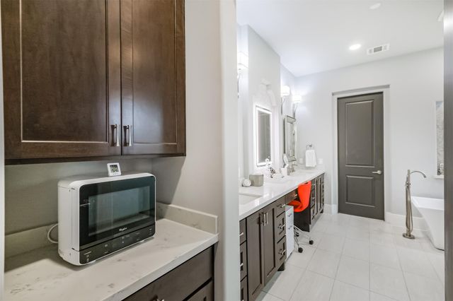 129 Arnold Street, Houston, TX 77007