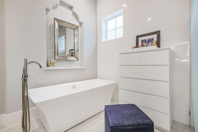 129 Arnold Street, Houston, TX 77007