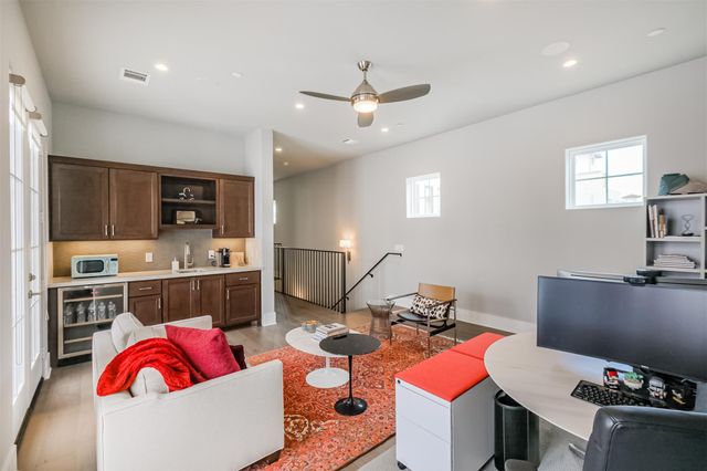 129 Arnold Street, Houston, TX 77007