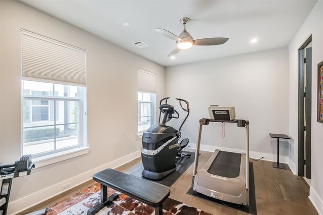 129 Arnold Street, Houston, TX 77007