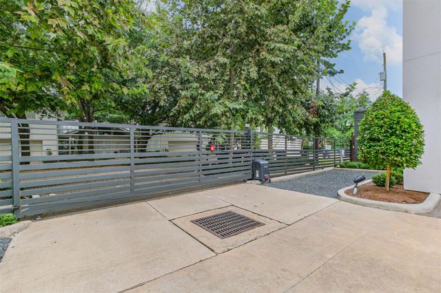 129 Arnold Street, Houston, TX 77007