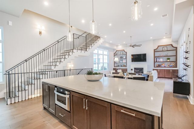 129 Arnold Street, Houston, TX 77007
