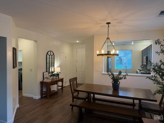 11508 Alton Manor Drive, Bakersfield, CA 93312