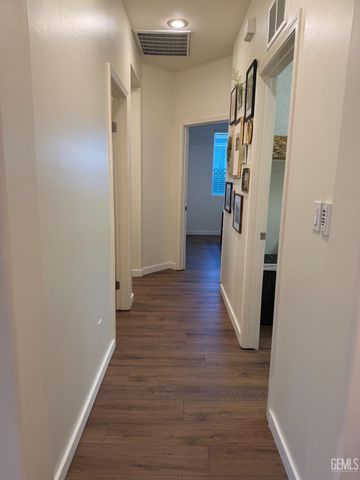 11508 Alton Manor Drive, Bakersfield, CA 93312