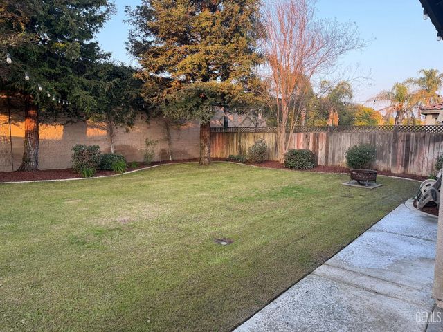 11508 Alton Manor Drive, Bakersfield, CA 93312