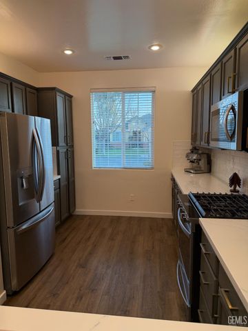 11508 Alton Manor Drive, Bakersfield, CA 93312