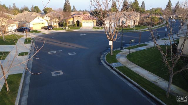 11508 Alton Manor Drive, Bakersfield, CA 93312