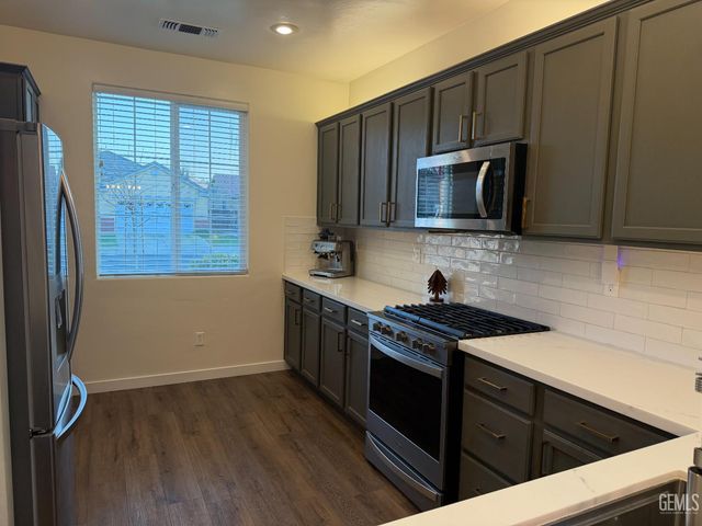 11508 Alton Manor Drive, Bakersfield, CA 93312