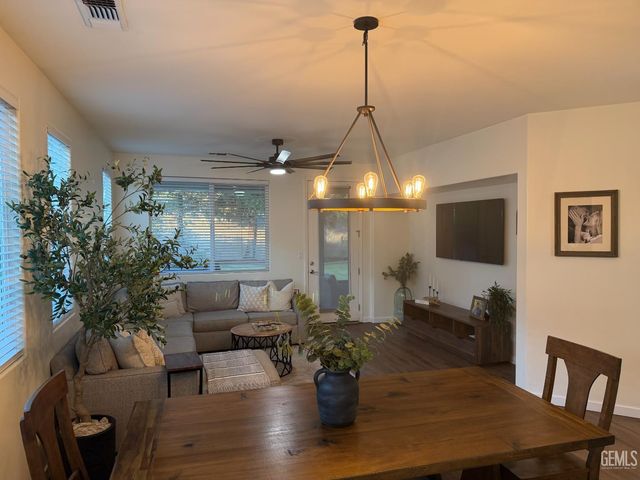 11508 Alton Manor Drive, Bakersfield, CA 93312