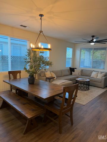 11508 Alton Manor Drive, Bakersfield, CA 93312