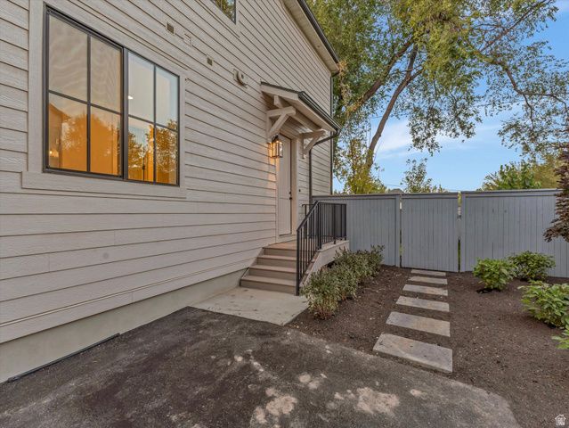 1987 E WALKER MEADOWS CIR, Holladay, UT 84117