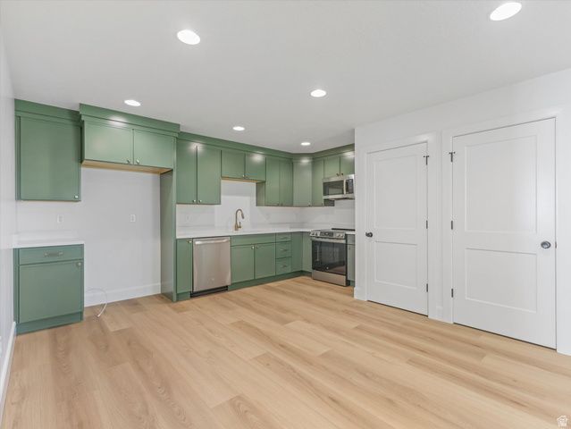 1987 E WALKER MEADOWS CIR, Holladay, UT 84117