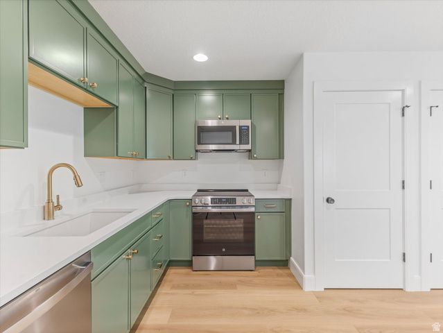 1987 E WALKER MEADOWS CIR, Holladay, UT 84117