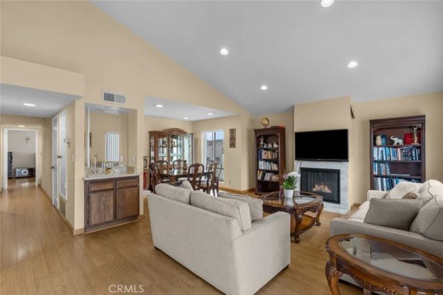 339 W Wilson 305, Glendale, CA 91203