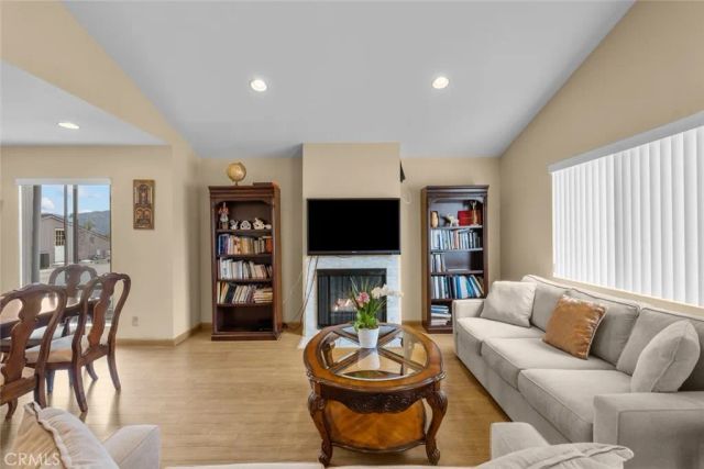339 W Wilson 305, Glendale, CA 91203