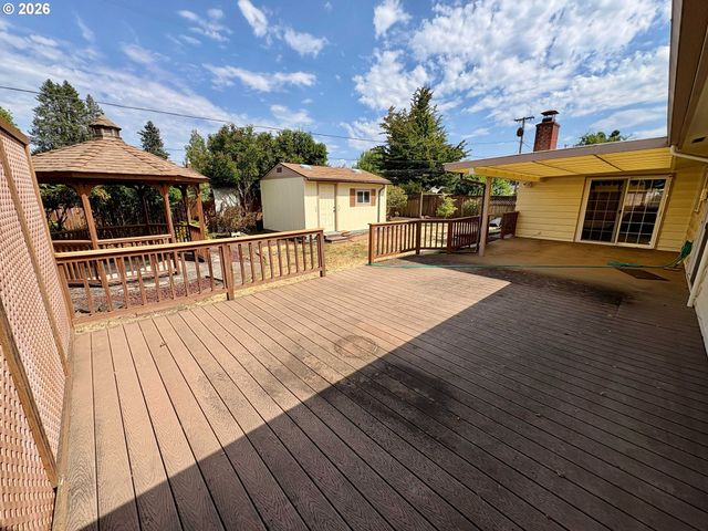 1755 ALDERWOOD St, Eugene, OR 97404
