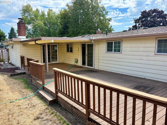 1755 ALDERWOOD St, Eugene, OR 97404