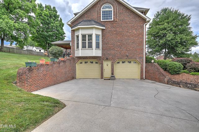243 Southridge Drive, Blountville, TN 37617