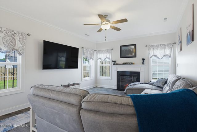 611 Carmel Drive, Sneads Ferry, NC 28460