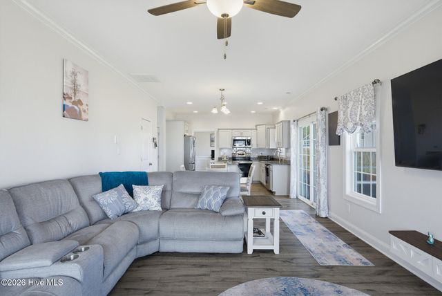 611 Carmel Drive, Sneads Ferry, NC 28460