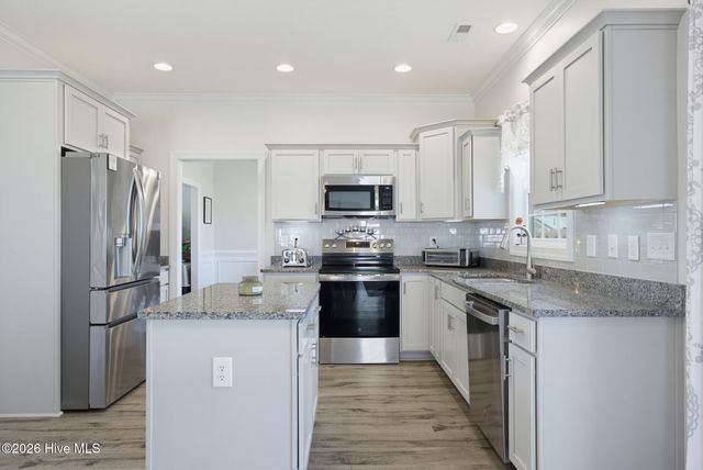 611 Carmel Drive, Sneads Ferry, NC 28460