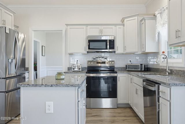 611 Carmel Drive, Sneads Ferry, NC 28460