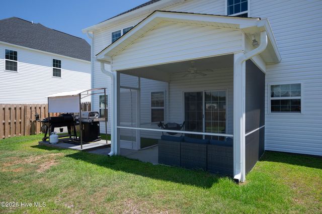 611 Carmel Drive, Sneads Ferry, NC 28460