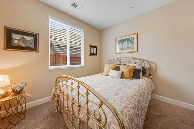 1402 Skibbereen Way, Rocklin, CA 95765
