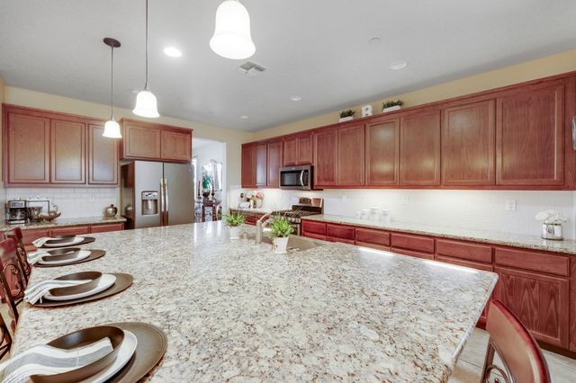 1402 Skibbereen Way, Rocklin, CA 95765