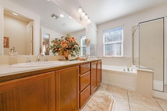 1402 Skibbereen Way, Rocklin, CA 95765