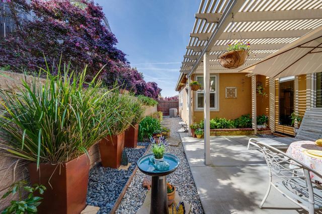 1402 Skibbereen Way, Rocklin, CA 95765