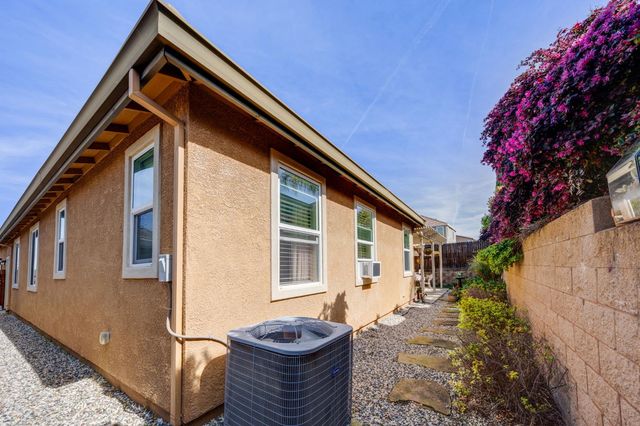 1402 Skibbereen Way, Rocklin, CA 95765