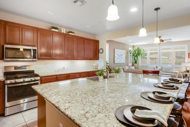 1402 Skibbereen Way, Rocklin, CA 95765