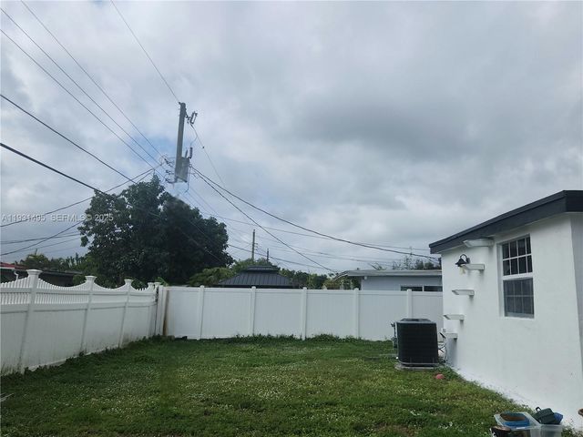 7610 Atlanta St, Hollywood, FL 33024