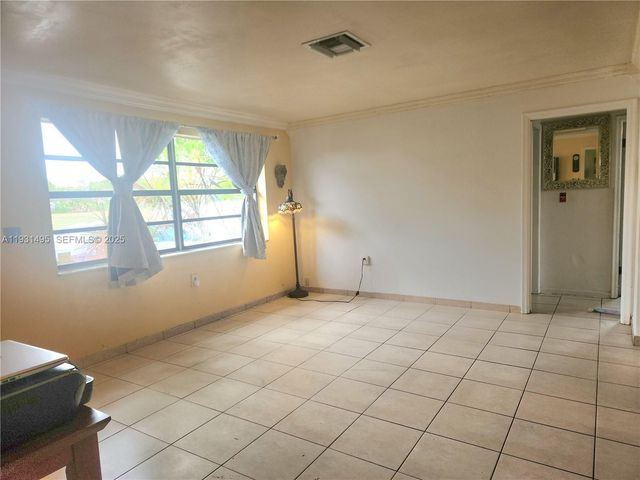 7610 Atlanta St, Hollywood, FL 33024