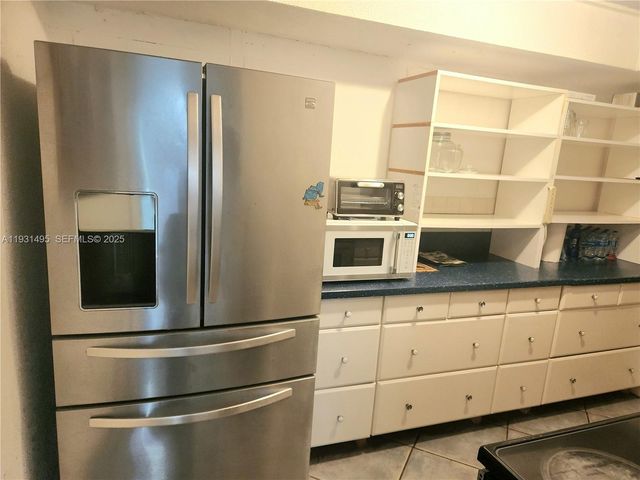 7610 Atlanta St, Hollywood, FL 33024