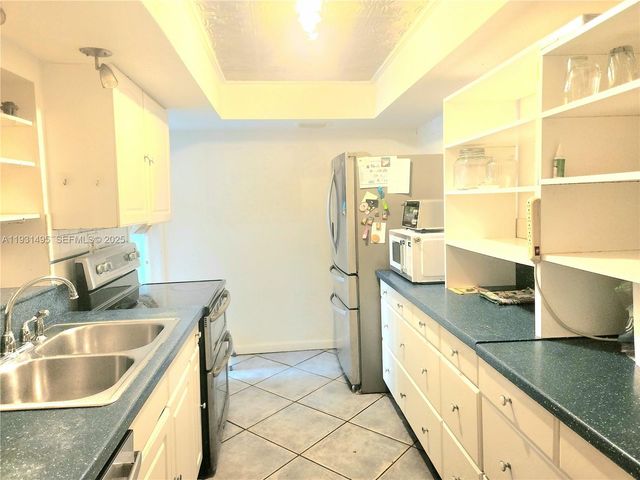 7610 Atlanta St, Hollywood, FL 33024