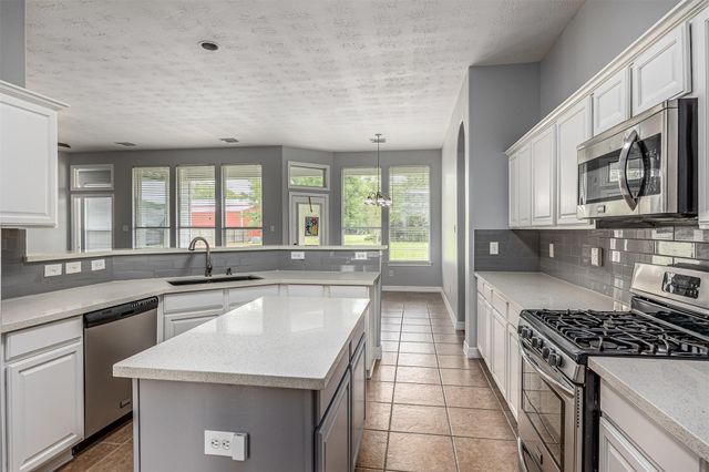1711 Caroline Avenue, Baytown, TX 77523
