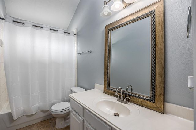 1711 Caroline Avenue, Baytown, TX 77523