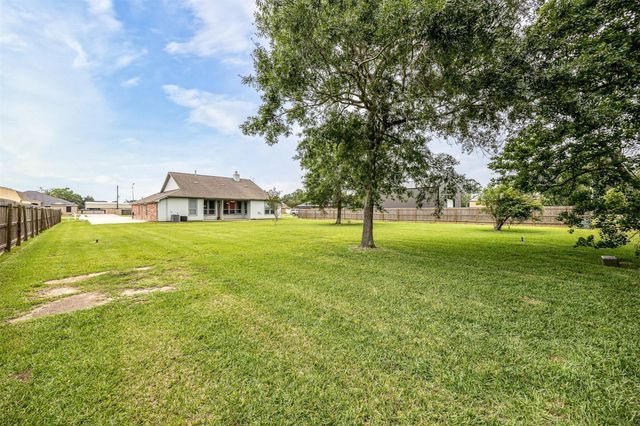 1711 Caroline Avenue, Baytown, TX 77523