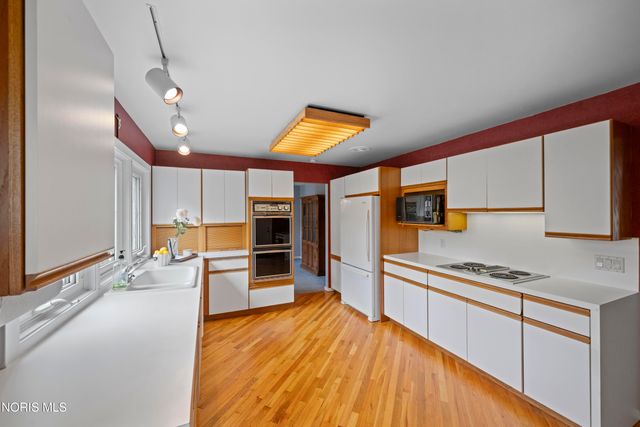4331 Imperial Drive, Toledo, OH 43615