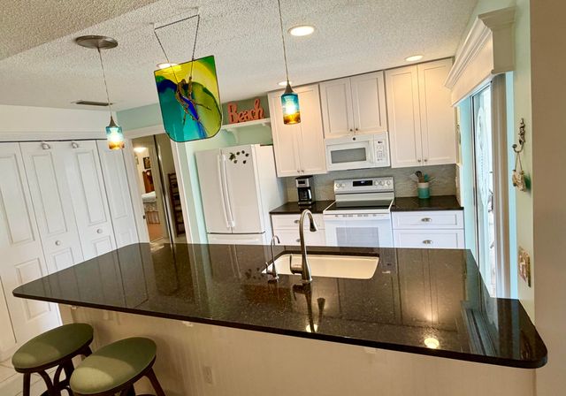 10301 Chapman Oak Court, Palm Beach Gardens, FL 33410