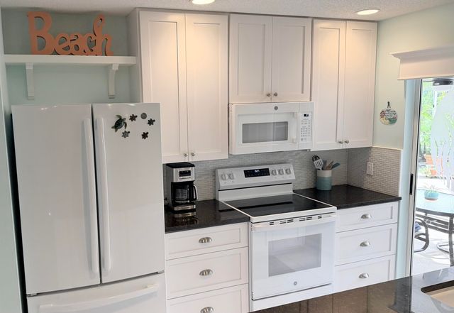 10301 Chapman Oak Court, Palm Beach Gardens, FL 33410
