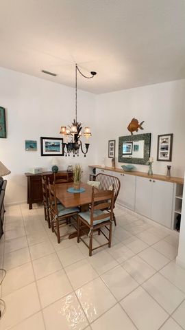10301 Chapman Oak Court, Palm Beach Gardens, FL 33410