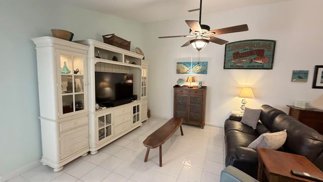 10301 Chapman Oak Court, Palm Beach Gardens, FL 33410