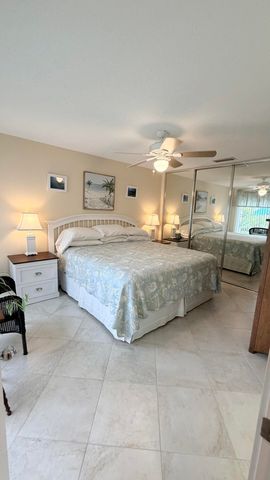 10301 Chapman Oak Court, Palm Beach Gardens, FL 33410