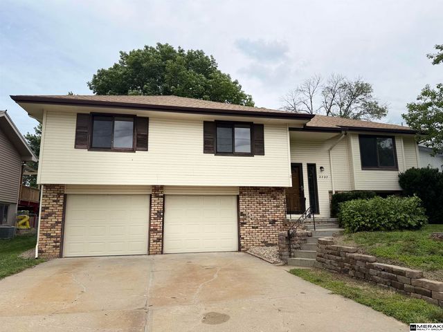 2727 N 113th Street, Omaha, NE 68164